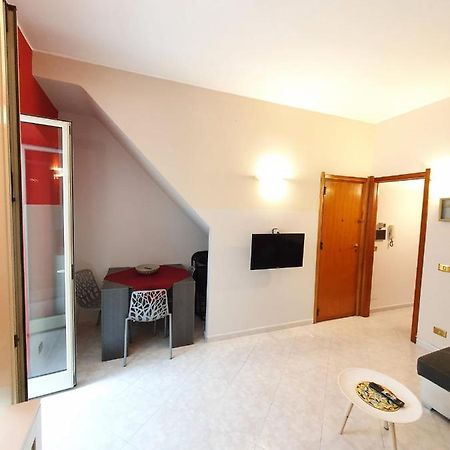 Ballaro' Market Apartment 3 ปาแลร์โม ภายนอก รูปภาพ