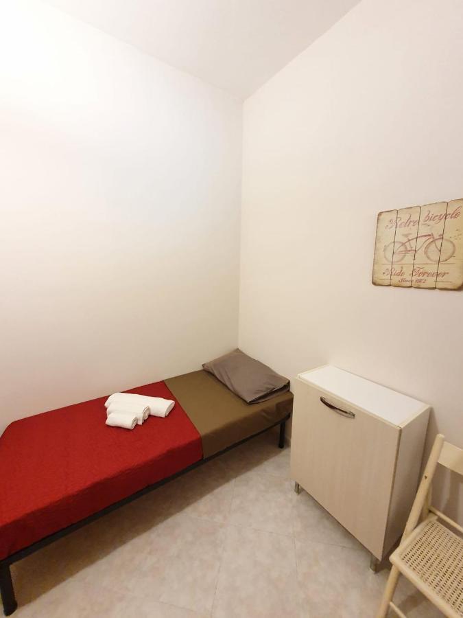 Ballaro' Market Apartment 3 ปาแลร์โม ภายนอก รูปภาพ