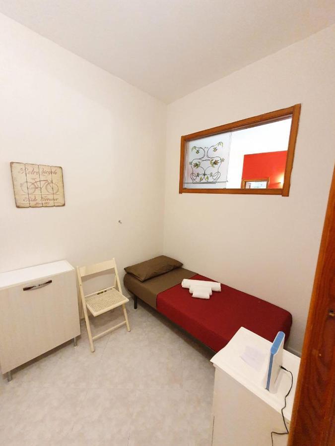 Ballaro' Market Apartment 3 ปาแลร์โม ภายนอก รูปภาพ