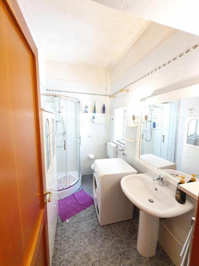 Ballaro' Market Apartment 3 ปาแลร์โม ภายนอก รูปภาพ