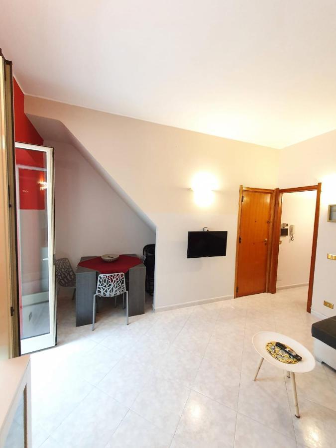 Ballaro' Market Apartment 3 ปาแลร์โม ภายนอก รูปภาพ